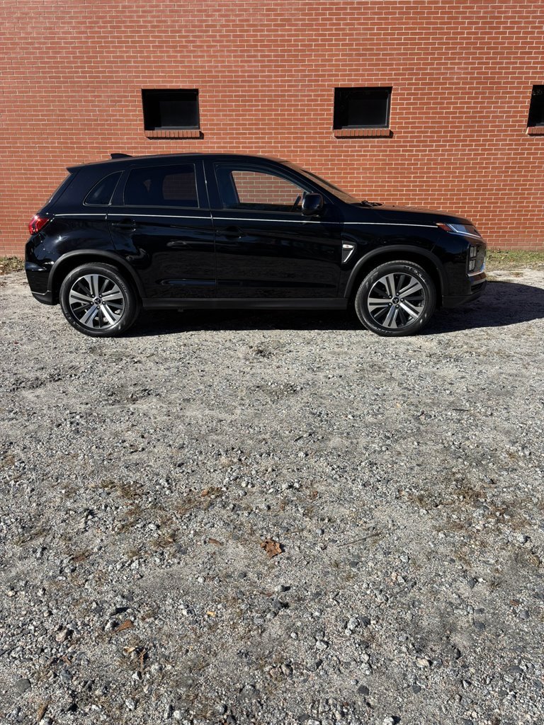 2021 Mitsubishi Outlander Sport ES's photo