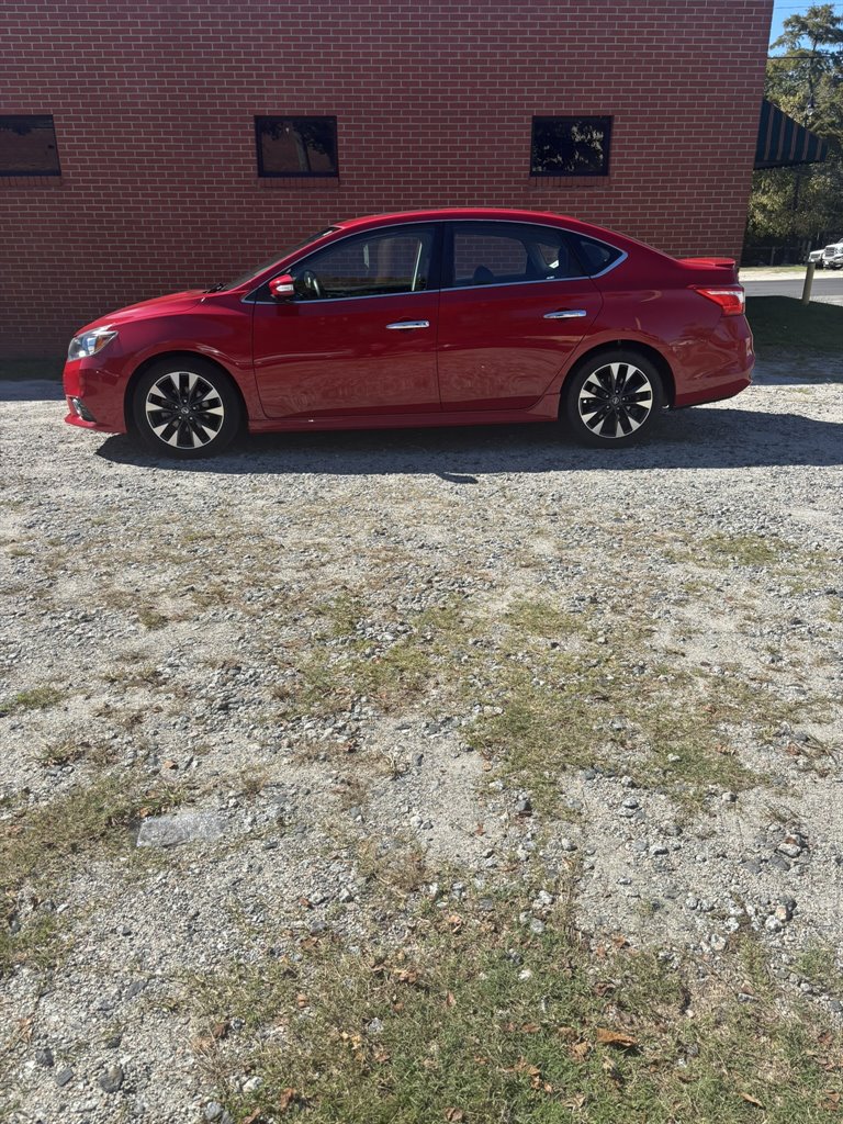 2019 Nissan Sentra SR's photo