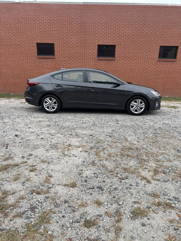 2020 Hyundai Elantra SEL's photo