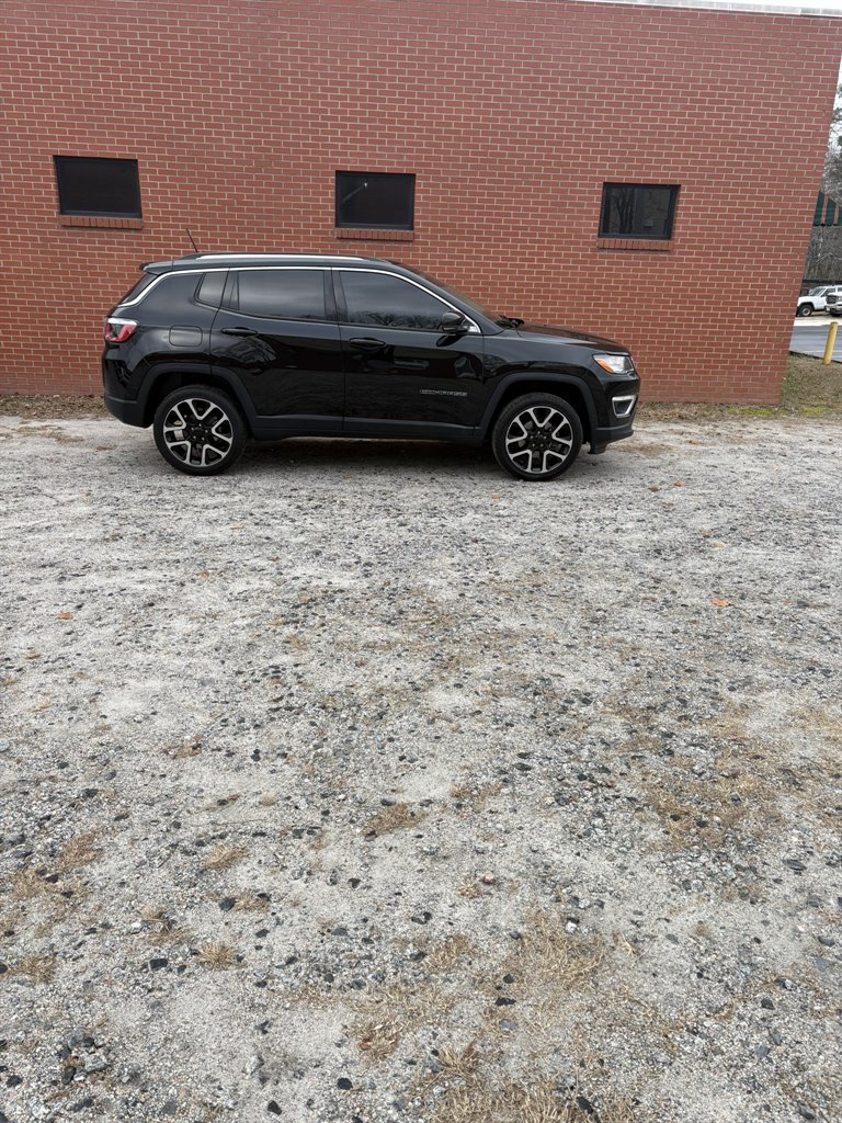 2018 Jeep Compass Limited's photo