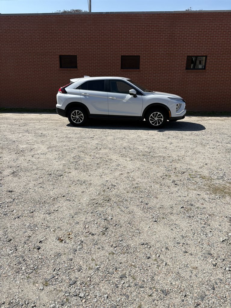 2023 Mitsubishi Eclipse Cross ES S-AWC's photo